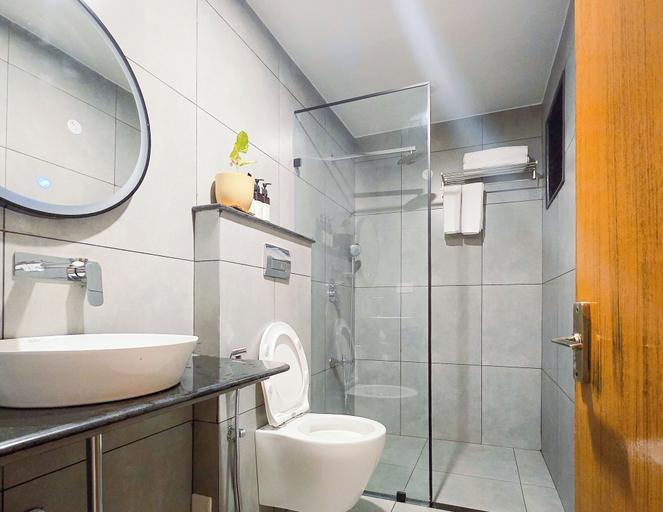 Bathroom 5, Madras Chronicle Bay Resort & Spa, Kancheepuram