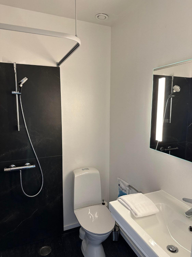 Bathroom 4, VISIONHOUSE Hotel, Frederikssund