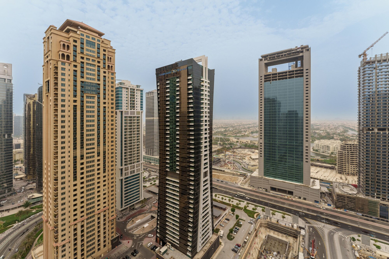 Room 5, Modern Living w Premium Amenities Close to Marina, Dubai