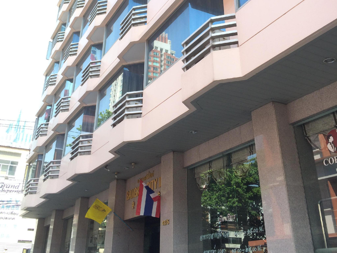 Exterior 1