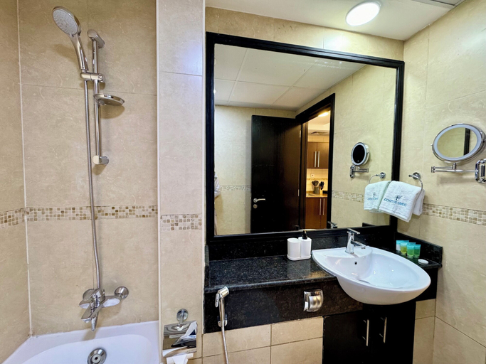 Bathroom 4, Cosmos Living Sleek and Stylish GCV2, Dubai