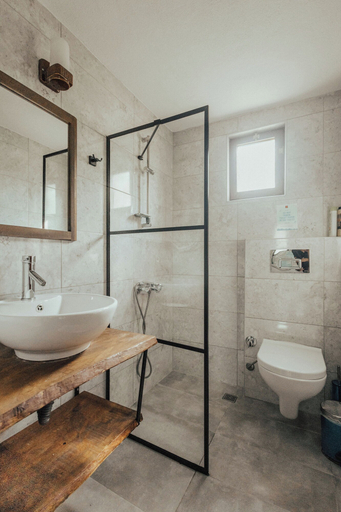 Bathroom, Eski Yeni Tatil Evi, Kemer