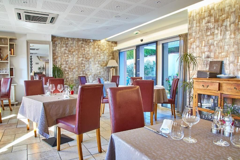 Food & Drinks 4, Le Place Neuve, Rhône
