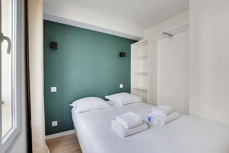 Bedroom 3, Cosy and Bright Little Apartment - Menilmontant, Paris