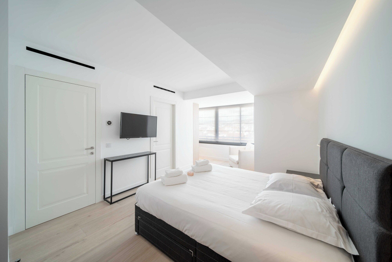 Room 2, Charming Oasis With Terrace 4 BD/ 8P - Cannes, Alpes-Maritimes