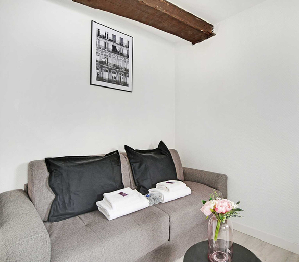 Living area 3, Amazing Studio in the Heart of the Marais, Paris