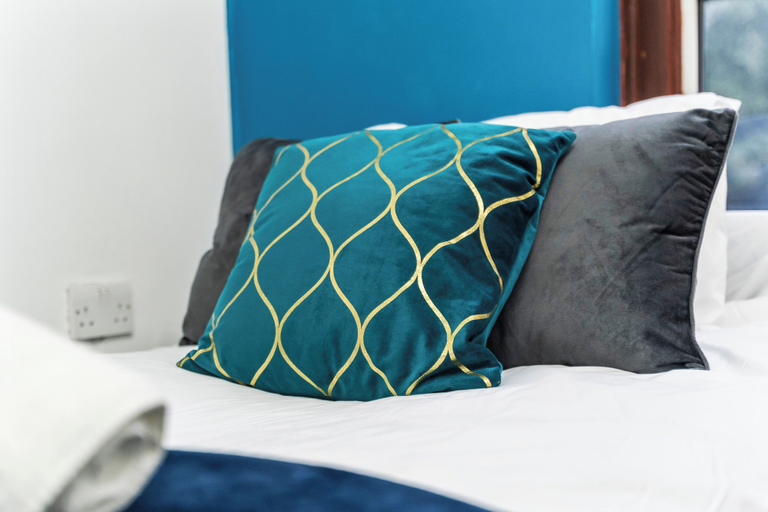 Bedroom 3, London Charm One-bed Apartment, London