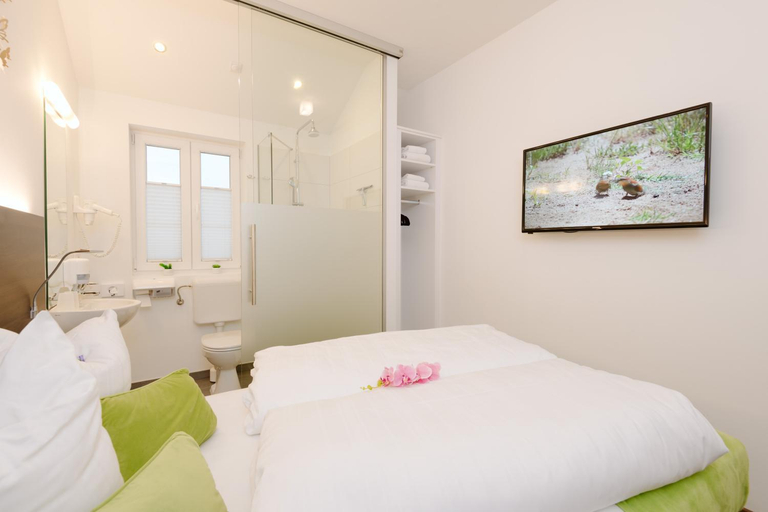 Bedroom 18
