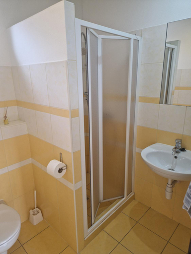 Others 3, Penzion Koliesko, Dunajská Streda