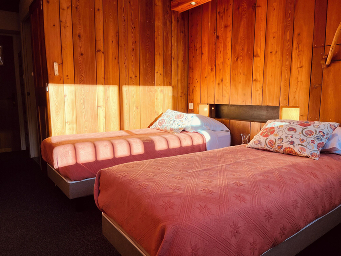 Bedroom 4, Hôtel les Lorès, Savoie