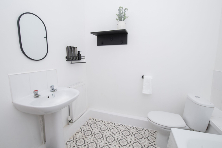 Bathroom 2, Amber, Kingston upon Hull