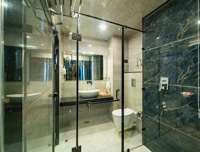 Bathroom 4, The Whitestone Inn & Suites Manali, Kullu
