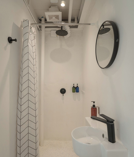 Bathroom 2, The Greens Bangkok Old Town, Phra Nakhon