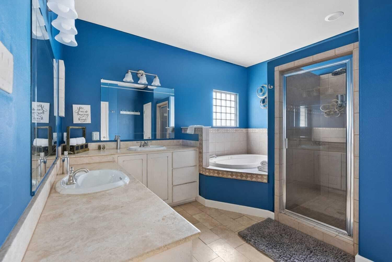 Bathroom 4, Exceptional Lake Travis Estate w Pool, Travis