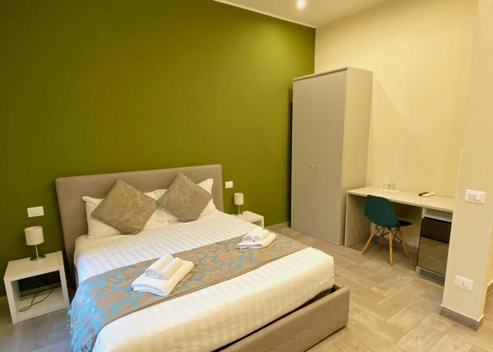 Bedroom 4, MAIN - Municipio, Napoli