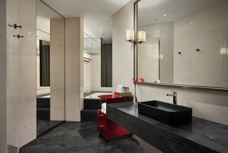 Bathroom 5, HUALUXE Shenzhen Bao'an by IHG, Shenzhen