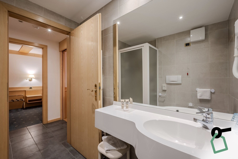 Bathroom 4, HOTIDAY Room Collection - Campitello, Trento