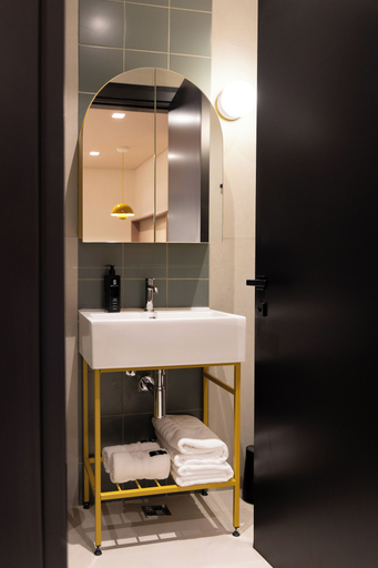 Bathroom 4, M31 Boutique Hotel