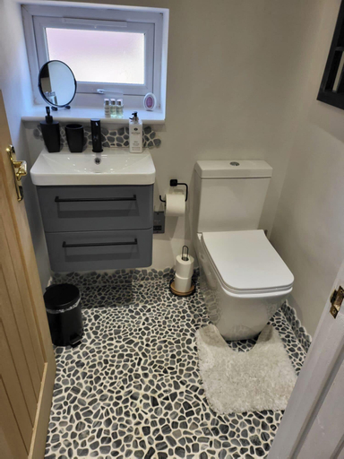 Bathroom 3, Beautiful Self Contained Cottages in Westbury, Wiltshire