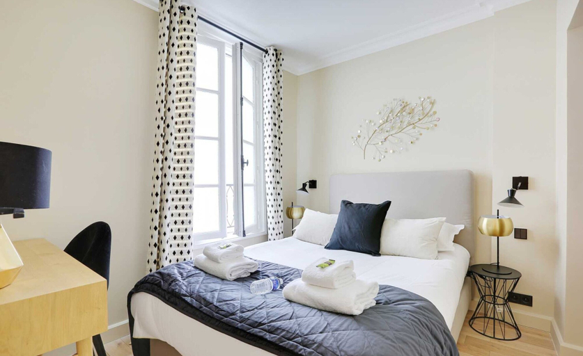 Bedroom 3, Elegant Apartment - 2br/6p - Musee D'orsay, Paris