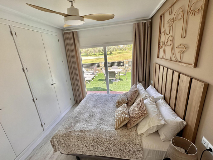 Room 4, Luxurious Frontline Golf Villa on Mar Menor Golf, Murcia
