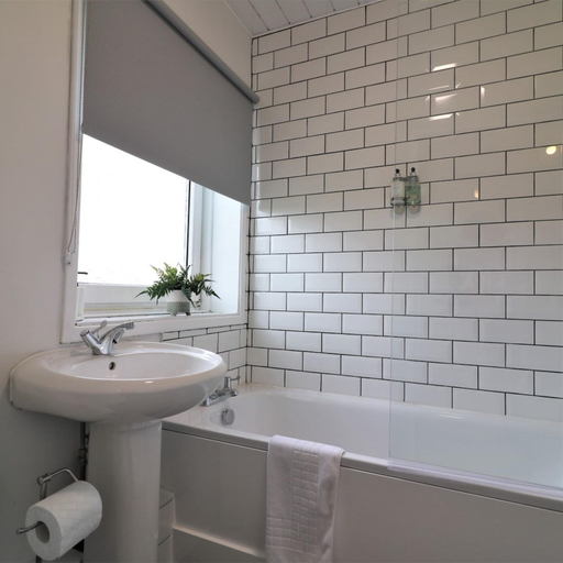 Room 5, Caldercruix House - Airdrie, North Lanarkshire