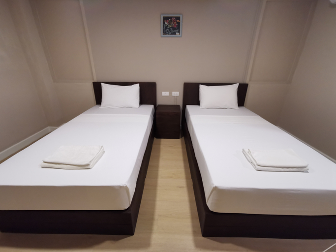 Bedroom 3, The Sea Bangsaen Hotel, Muang Chon Buri