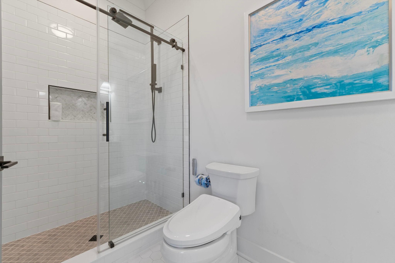 Bathroom 4, The Lazy Fish - Viviana #3, Escambia
