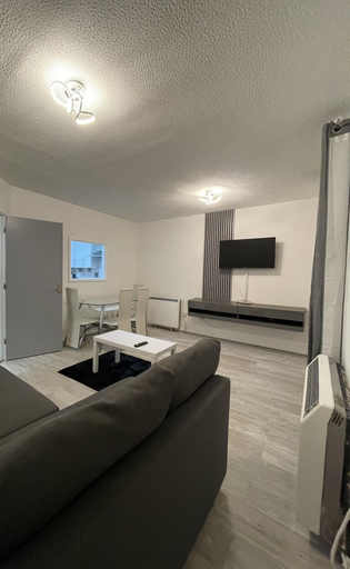 Others 4, Cosy Cardiff Apartment Near City Centre, Vale of Glamorgan