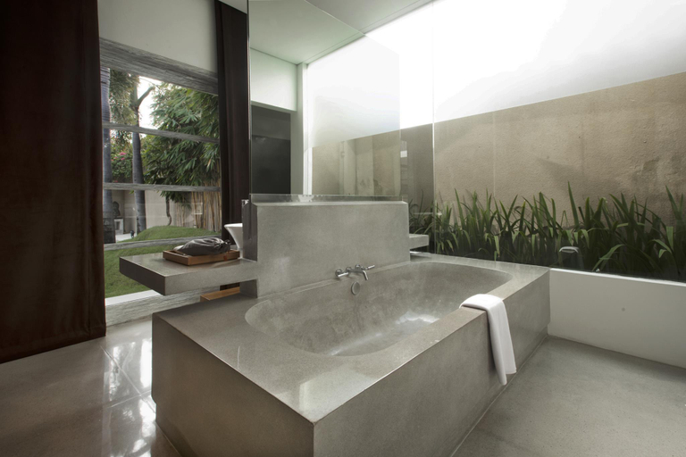 Bathroom 14