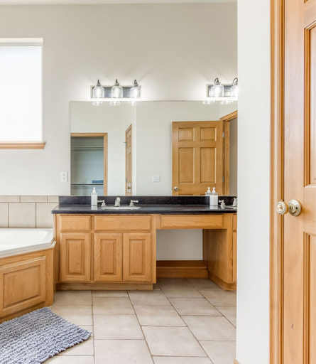 Room 4, 5-bedroom With 6 Beds for Social Gathering, Oklahoma