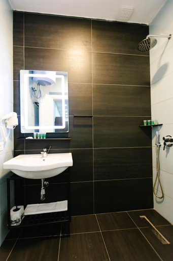 Bathroom 3, Andor Luxury Hotel & Duplex, Durrësit