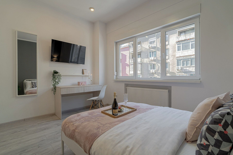 Bedroom 2, Central 4BR Flat - 2 Units Combined with Balconies, Near Cismigiu, 2 Kitchens & 2 Baths, Municipiul Bucuresti