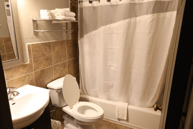 Bathroom, Golden Key Motel, Milwaukee