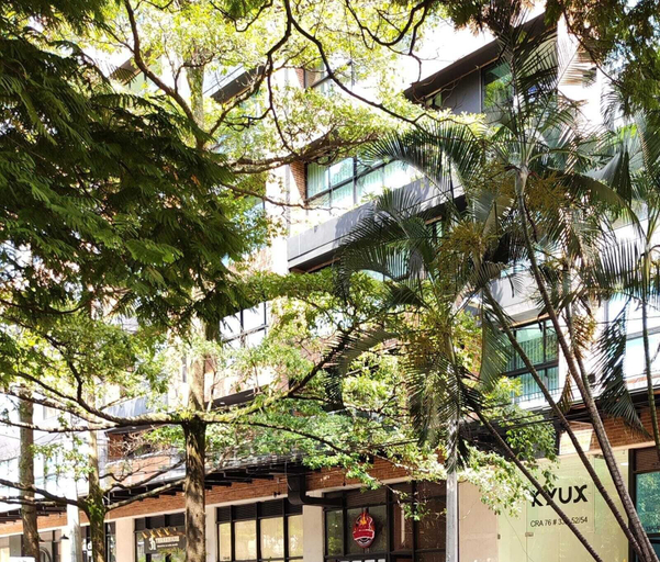 Exterior & Views