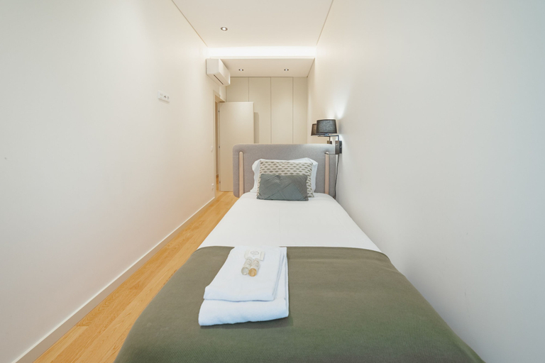 Room 4, 24 Agosto Amazing Triplex by Vacationy, Porto