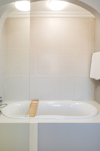 Room 3, Central Elegant Holiday Rental Between the Points, City of Cape Town