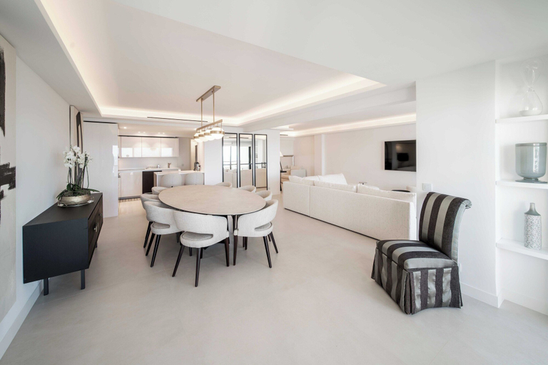 Dining 3, Charming Oasis With Terrace 4 BD/ 8P - Cannes, Alpes-Maritimes
