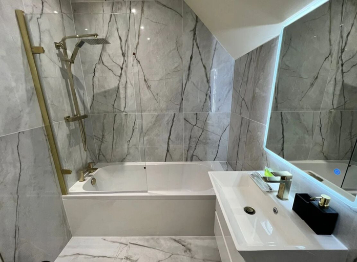 Bathroom, 3 Bed - Sleeps 7 - Free Parking - Central Location, Glasgow
