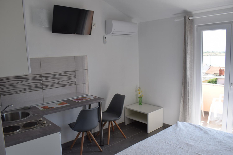 Others 2, Apartmani Katica, Novalja