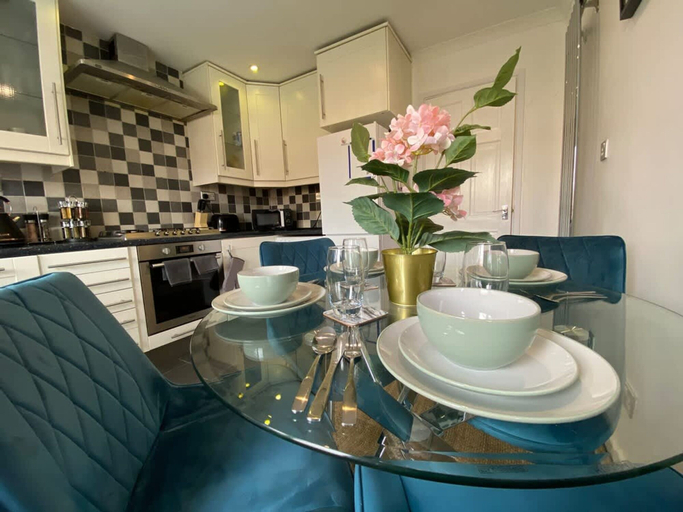 Room 4, Host Stay Cotman Close, Milton Keynes