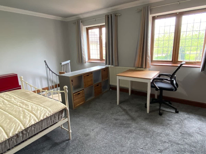 Room 2, Host Stay Studley Knapp, Milton Keynes