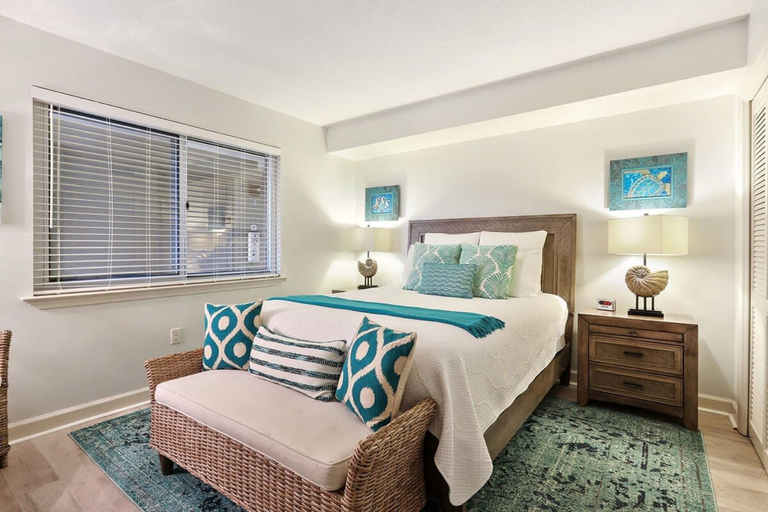 Room 4, Sandy Key 635 2 BD 2BH 6th Floor, Escambia