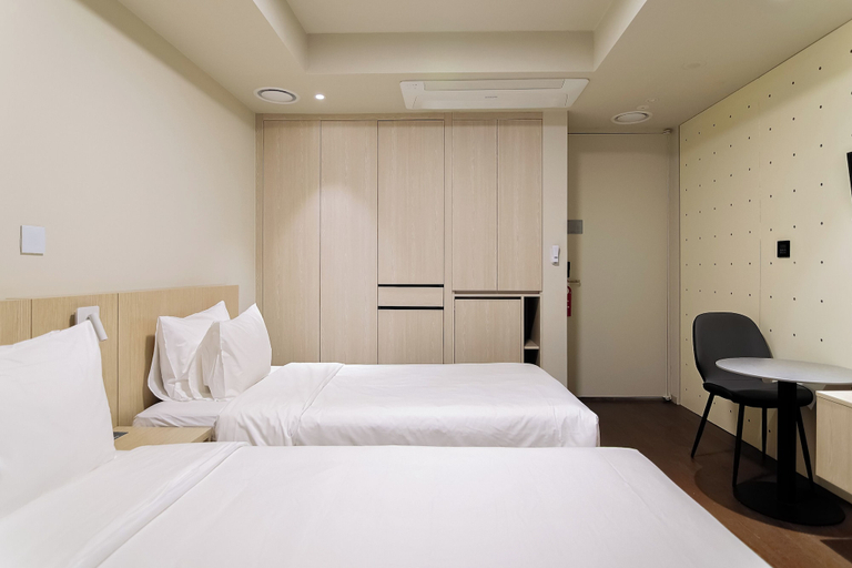Bedroom 2, HOMESRED MYEONGDONG, Jung