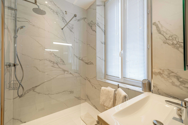 Bathroom 4, Cosy Flat 100m From the Beach - Carre D'or - 1br/2p, Alpes-Maritimes