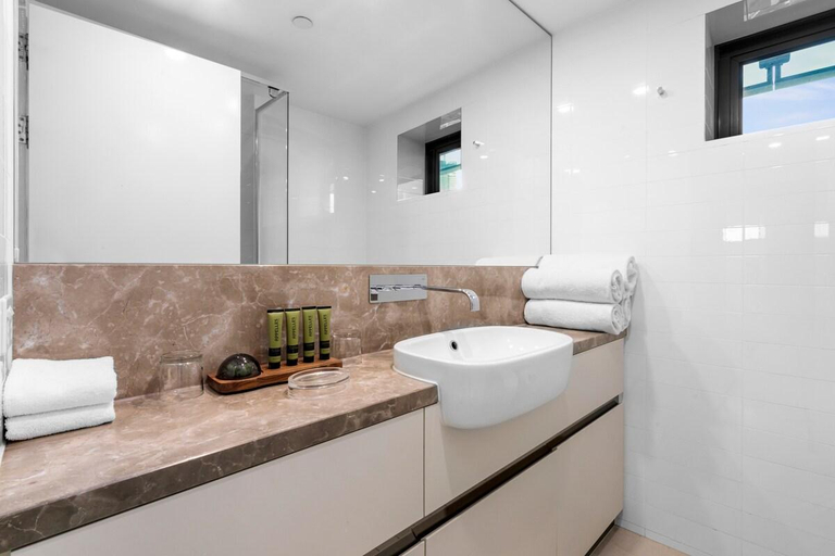 Bathroom 2, Soul Luxury Ocean View apartment 3BRM, Gold Coast