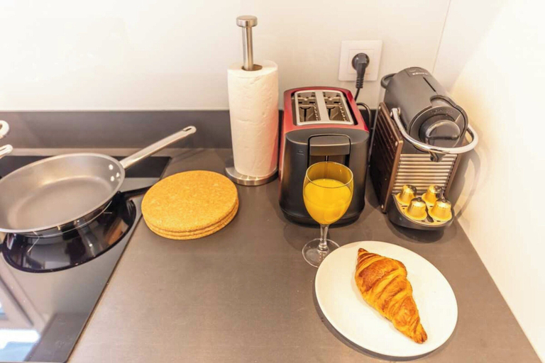 Private kitchen 3, Charming Apartment - 1br/4p - Pere-lachaise, Paris