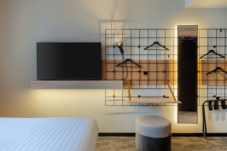 Bedroom 5, Moxy Antwerp, Antwerpen