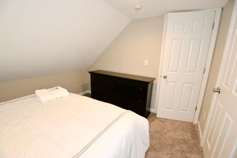 Bedroom 3, Walk to Notre Dame 3 Bedroom 1 5 Bath Home 717, Saint Joseph
