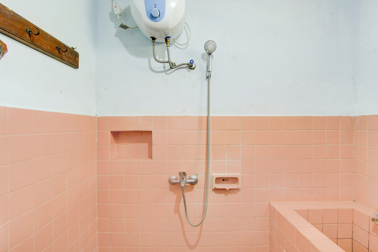 Bathroom 4, Hotel O Joglo Menoreh Resto & Homestay, Kulon Progo